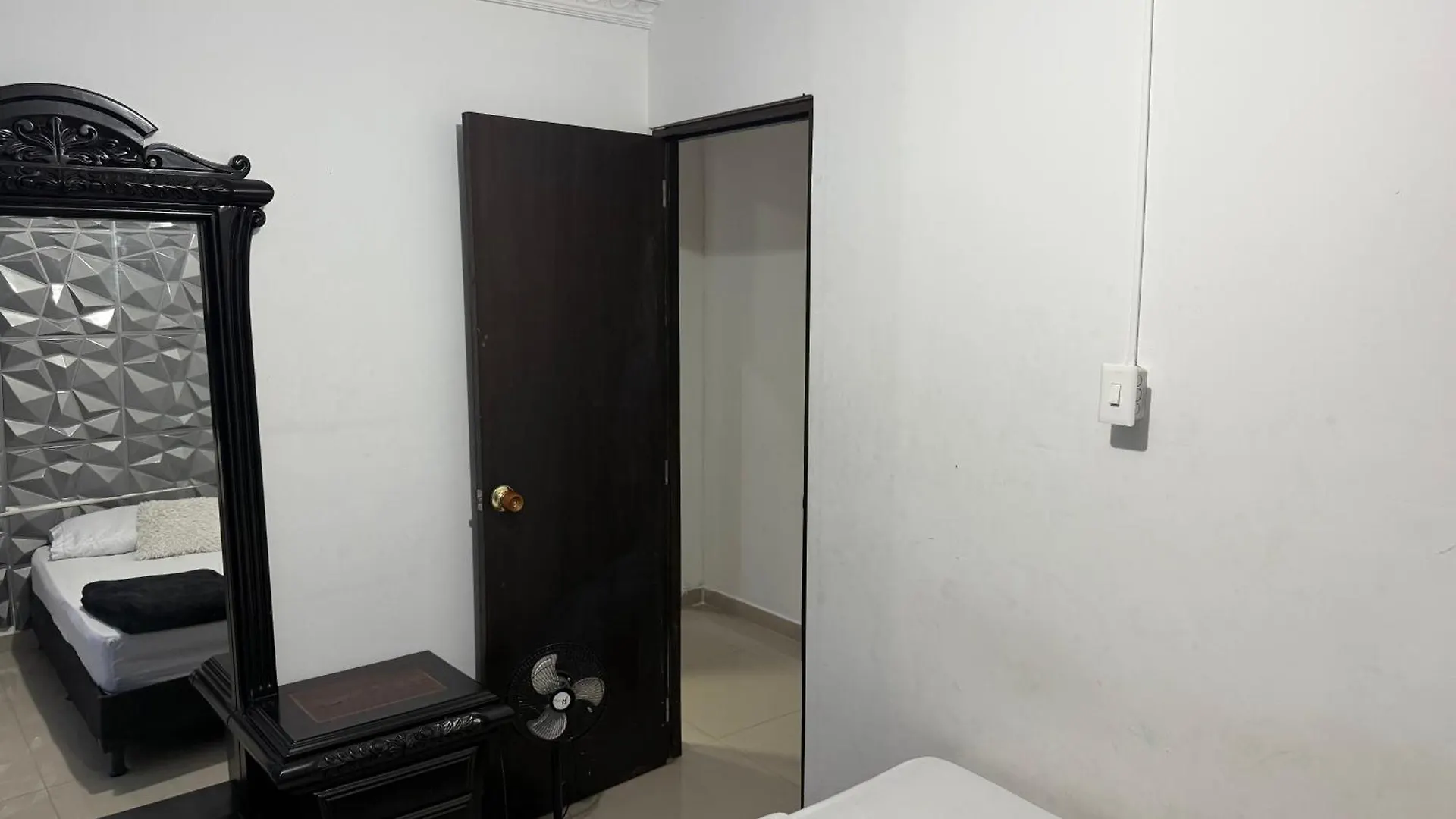 Amplia habitacion con balcon Medellín